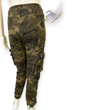 Load image into Gallery viewer, Now You See Me Camo Pants