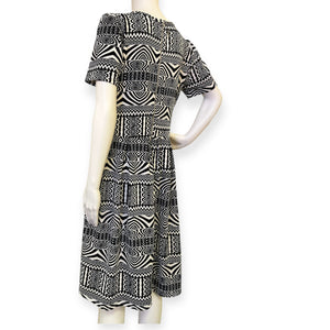 LuLaRoe Aztec Jessie Pocket Dress Black White Southwest Tribal Print
Size: Large 
Brand: LuLaRoe
Material: 96% Polyester 4% Spandex 
Care: Machine Wash 
Condition: Great No Flaws