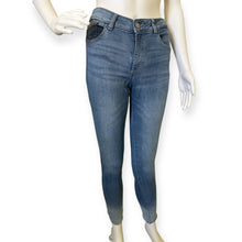 Load image into Gallery viewer, DL1961 Florence Ankle Mid Rise Skinny Jeans