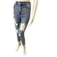 Load image into Gallery viewer, Distressed BoyFriend Jeans