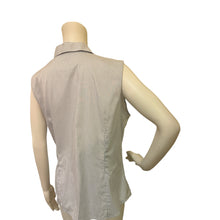 Load image into Gallery viewer, Easy-Care Sleeveless Button-Up Shirt
Size: Large 
Brand: Jones New York 
Material: 100% Cotton 
Care: Machine Wash 
Condition: Great, No Flaws