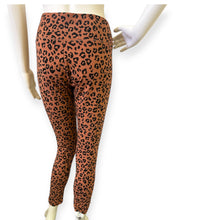 Load image into Gallery viewer, Leopard Print Women&#39;s Leggings