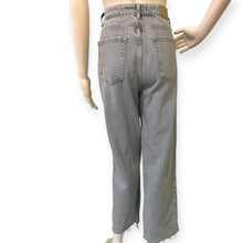 Load image into Gallery viewer, Zara Classic Women&#39;s Jeans