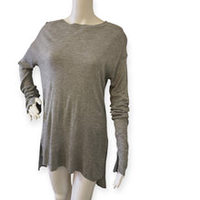 Load image into Gallery viewer, Lightweight Relaxed Long Sleeve Knit Top - Gray