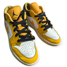 Load image into Gallery viewer, Air Jordan 1 Low &quot;Taxi&quot; sneakers