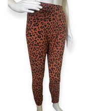 Load image into Gallery viewer, Leopard Print Women&#39;s Leggings