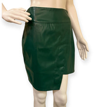 Load image into Gallery viewer, Elegant Green faux Leather Skirt