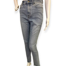 Load image into Gallery viewer, BDG Twig Super High Rise Jeans