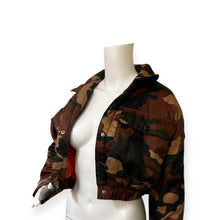 Load image into Gallery viewer, Women's Cropped Front Two Pocket Snap Quilted Padding Bomber Camouflage Jacket