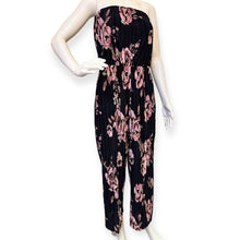 Load image into Gallery viewer, Bevello Floral Jumpsuit
