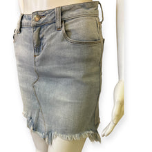 Load image into Gallery viewer, Light Wash Denim Mini Skirt - Casual Frayed Hem