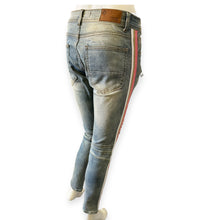 Load image into Gallery viewer, Focus Distressed Jeans