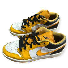Load image into Gallery viewer, Air Jordan 1 Low &quot;Taxi&quot; sneakers