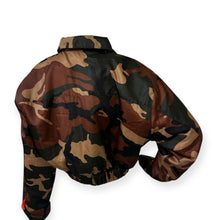 Load image into Gallery viewer, Women's Cropped Front Two Pocket Snap Quilted Padding Bomber Camouflage Jacket