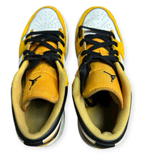 Load image into Gallery viewer, Air Jordan 1 Low &quot;Taxi&quot; sneakers