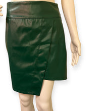 Load image into Gallery viewer, Elegant Green faux Leather Skirt