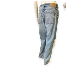 Load image into Gallery viewer, Classic Blue 90s Boyfriend Distressed Women&#39;s Jeans