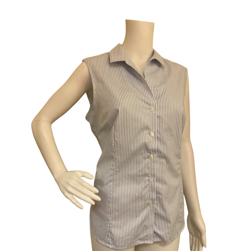 Easy-Care Sleeveless Button-Up Shirt
Size: Large 
Brand: Jones New York 
Material: 100% Cotton 
Care: Machine Wash 
Condition: Great, No Flaws