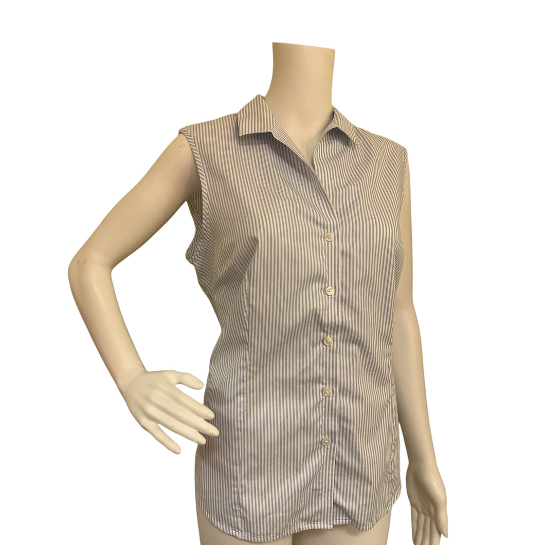 Easy-Care Sleeveless Button-Up Shirt
Size: Large 
Brand: Jones New York 
Material: 100% Cotton 
Care: Machine Wash 
Condition: Great, No Flaws