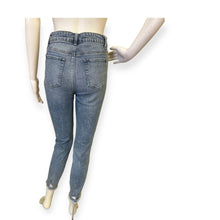 Load image into Gallery viewer, Distressed BoyFriend Jeans