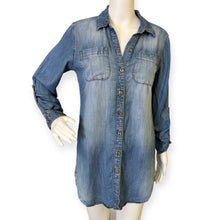 Load image into Gallery viewer, Chico&#39;s Chambray Denim Tunic Top Medium Blue
Button Front Long Roll Tab Sleeves