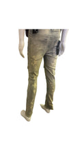 Load image into Gallery viewer, Kindred Skinny Pocket Distressed Straight Fit Jeans