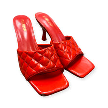 Load image into Gallery viewer, Quilted Sandals