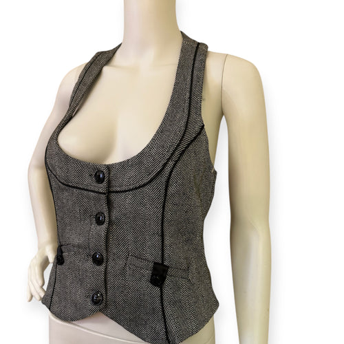Stylish Gray Herringbone Vest with Black Buttons