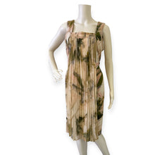 Load image into Gallery viewer, Simply VERA WANG Floral Chiffon Shift Dress