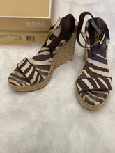 Load image into Gallery viewer, MICHAEL KORS Tiger Espadrilles