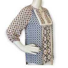 Load image into Gallery viewer, Crown &amp; Ivy™ Petite Peasant Top
