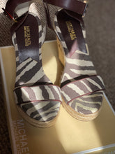 Load image into Gallery viewer, MICHAEL KORS Tiger Espadrilles